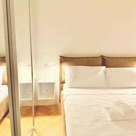 Lägenhet Stylish Flat Porta Romana E Bocconi Milano