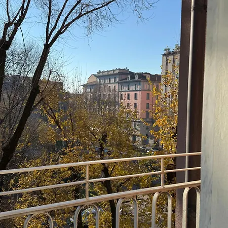 Stylish Flat Porta Romana E Bocconi Lägenhet Milano