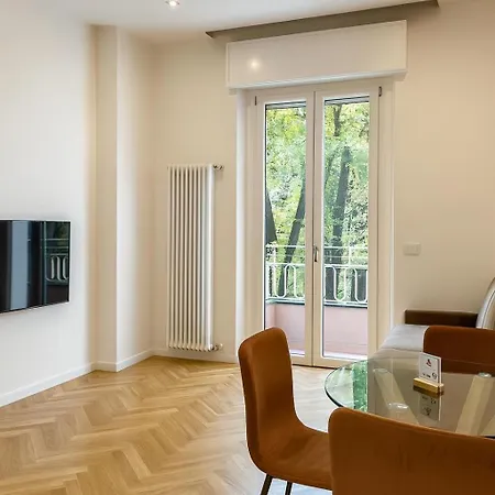 Stylish Flat Porta Romana E Bocconi